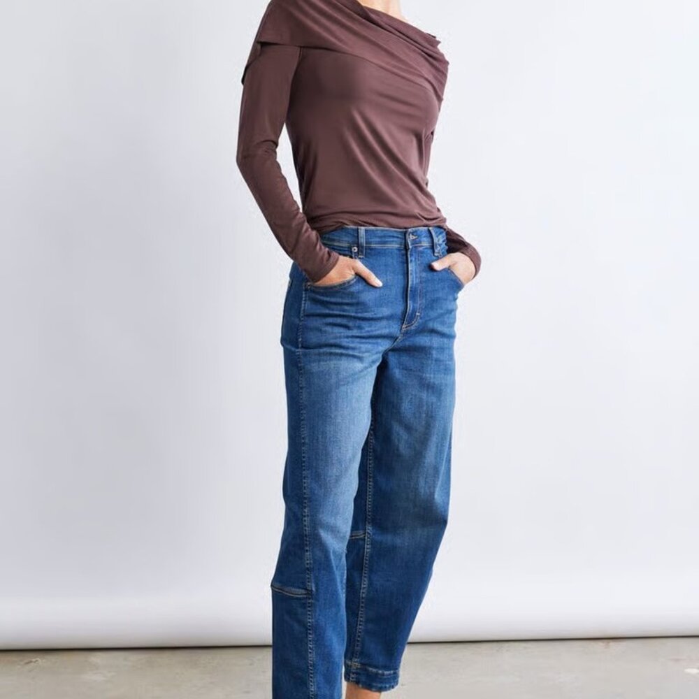 Women’s Off-Shoulder Long Sleeve Top in Brown